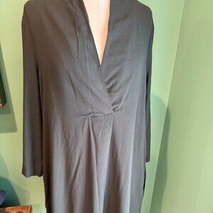 PULL OVER LIGHT-WEIGHT V-NECK COS DRESS, SZ 10
